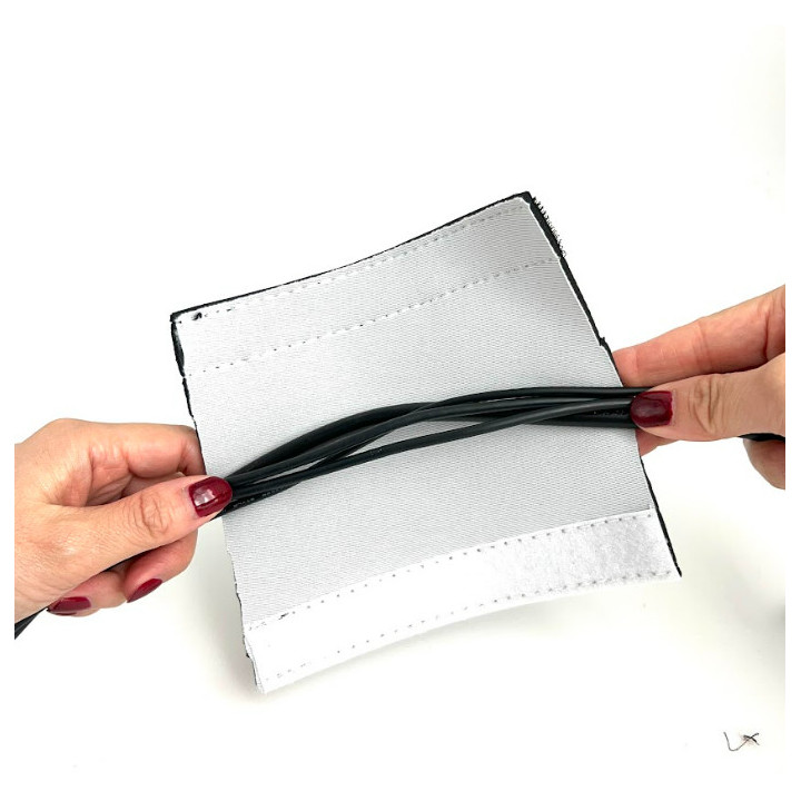 Kabelholder til skrivebord