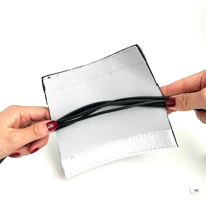 Kabelholder til skrivebord